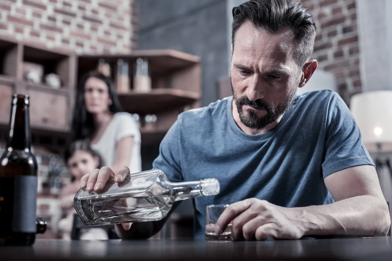Skąd się bierze alkoholizm?